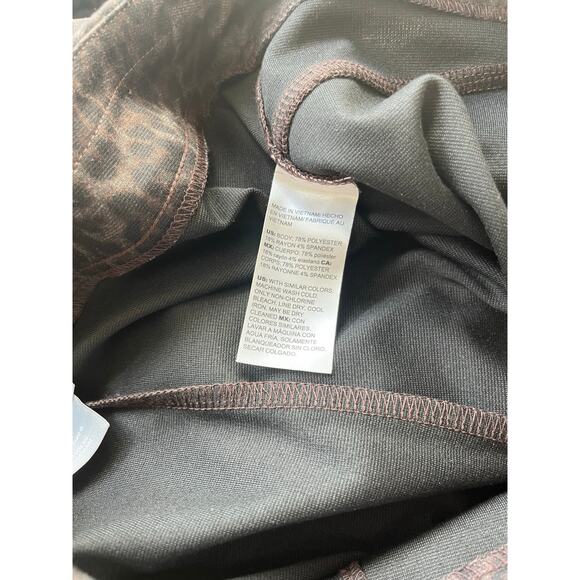 Chico's Fabulously Slimming Pull On Cheetah Print Pants - Picture 8 of 8